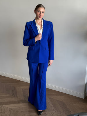 Elizabeth suit