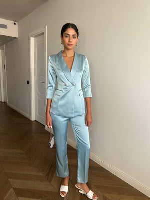 Serena light blue suit
