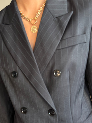 W Suit