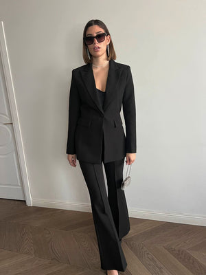 Black portado suit